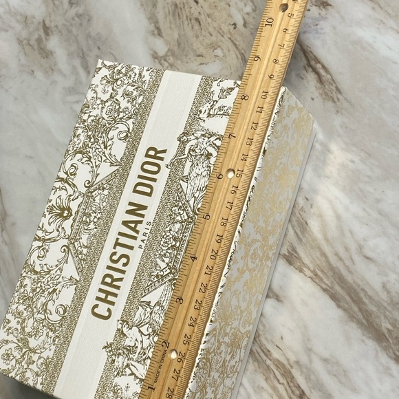 Christian Dior gold and white long wallet empty limited edition holiday box - Picture 4 of 6